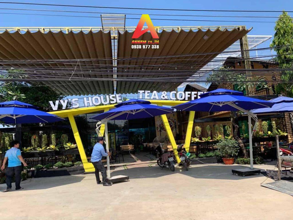 MÁI XẾP QUÁN CAFE